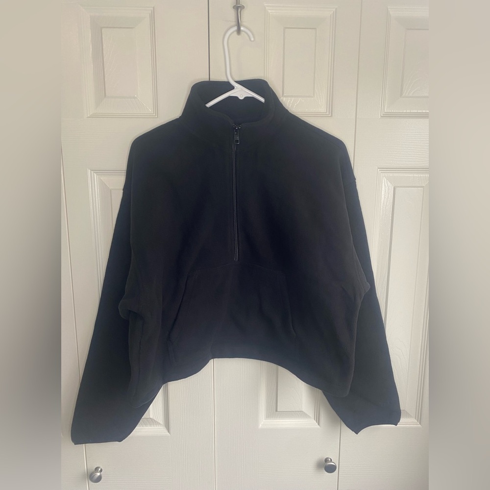 New Aritzia Black "Lena" TNA Cropped 1/2 Half-zip Fleece Sweater in size M - Picture 4 of 11